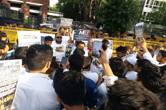 amu protest, amu row, amu clashes, jinnah portrait