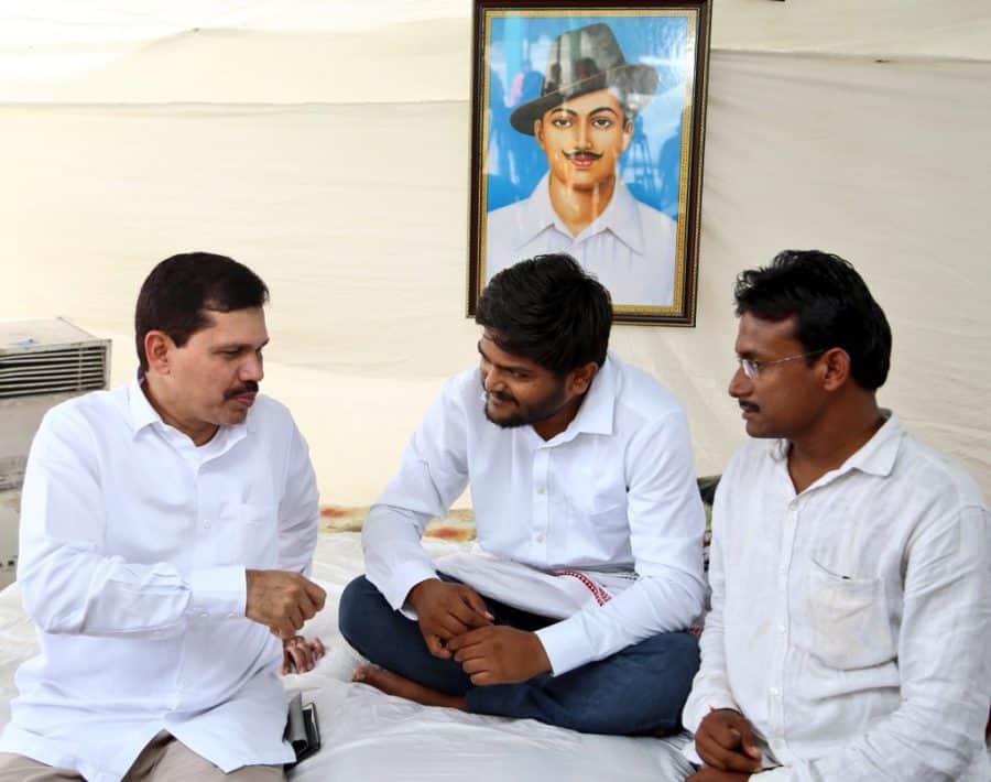 Hardik vows to continue fast for quota; more support pours in