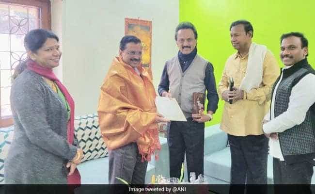 Arvind Kejriwal Meets DMK Leaders.