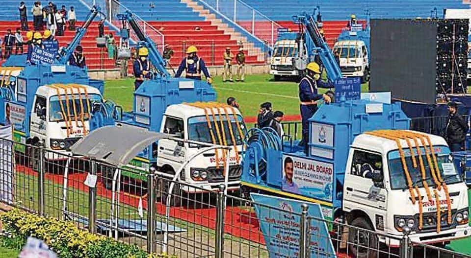 Sewer cleaning machines