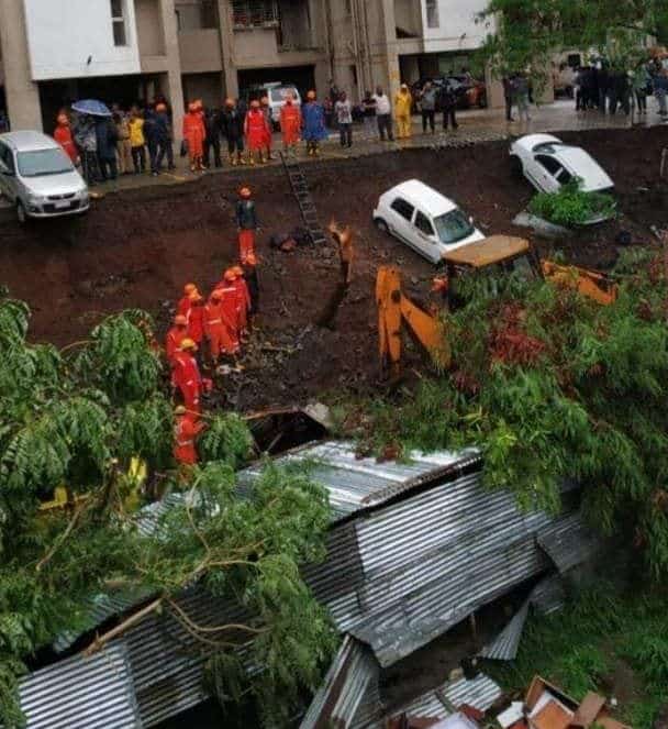 pune wall collapse